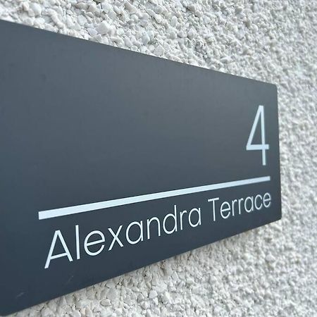 Вилла Caernarfon Modern Townhouse Snowdonia Экстерьер фото